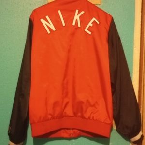 Nike vintage windbreaker jacket